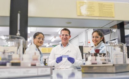  Student Valeria Heredia - left, Dr Nick West and student Franchesca Velarde